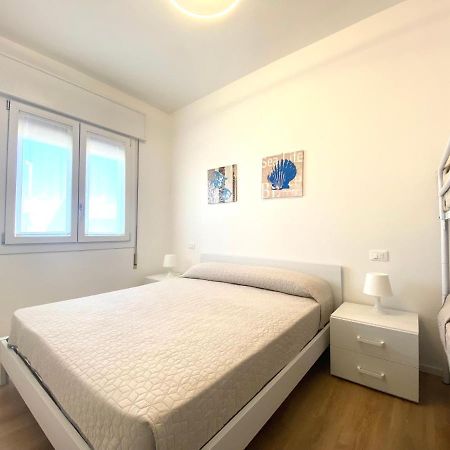 Maria Luisa - Piazza Mazzini - 30 Mt Dal Mare - Jesolo Apartamento Exterior foto