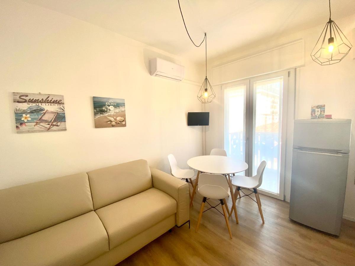Maria Luisa - Piazza Mazzini - 30 Mt Dal Mare - Jesolo Apartamento Exterior foto