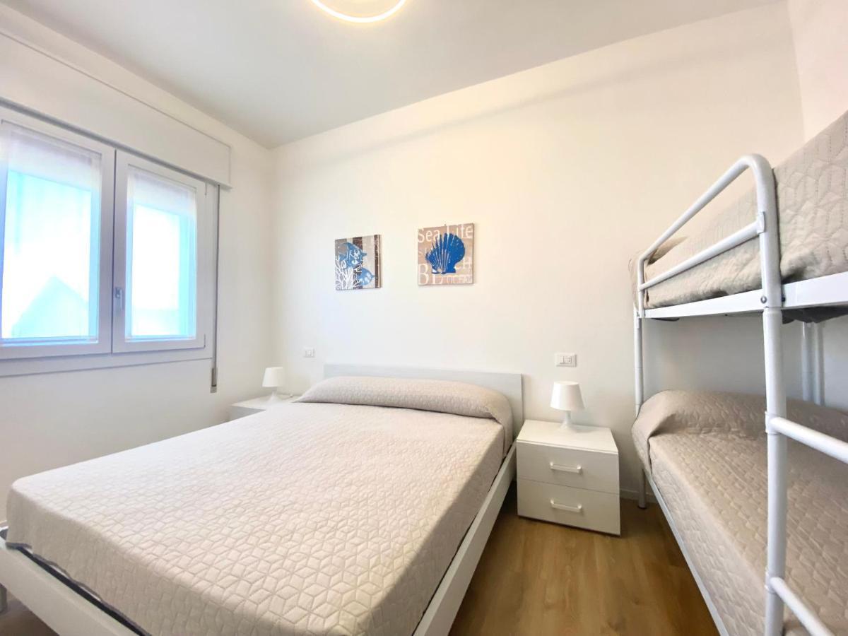 Maria Luisa - Piazza Mazzini - 30 Mt Dal Mare - Jesolo Apartamento Exterior foto